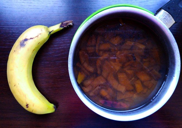 Fertilizante con cascaras de banana